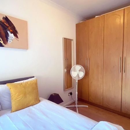 Uk Chaps Retreat: 2 Bedroom - 2Bathroom Apartment Лондон Екстер'єр фото