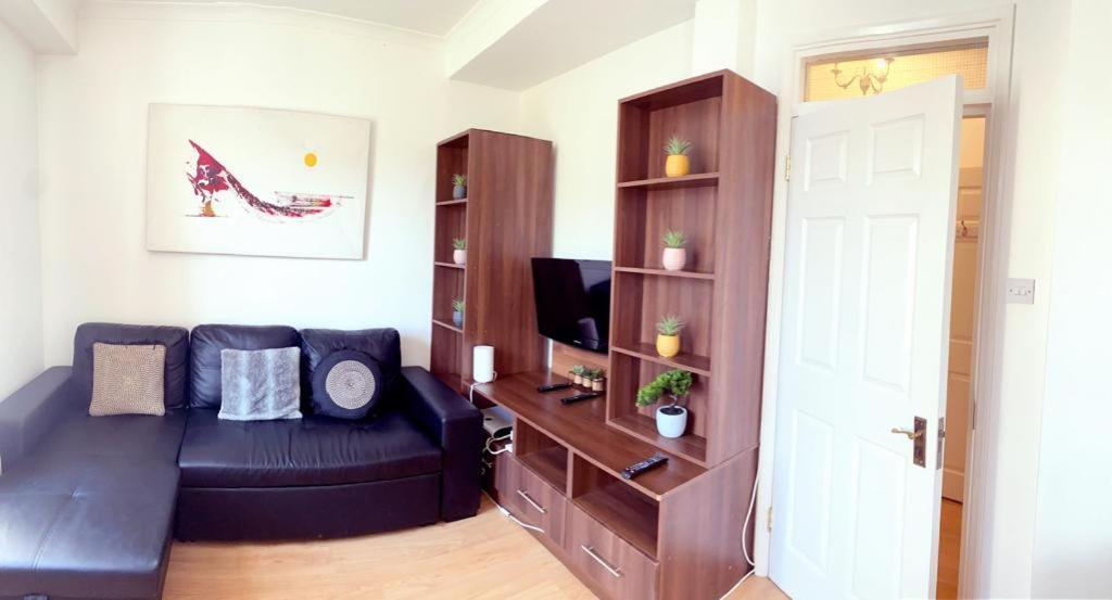 Uk Chaps Retreat: 2 Bedroom - 2Bathroom Apartment Лондон Екстер'єр фото