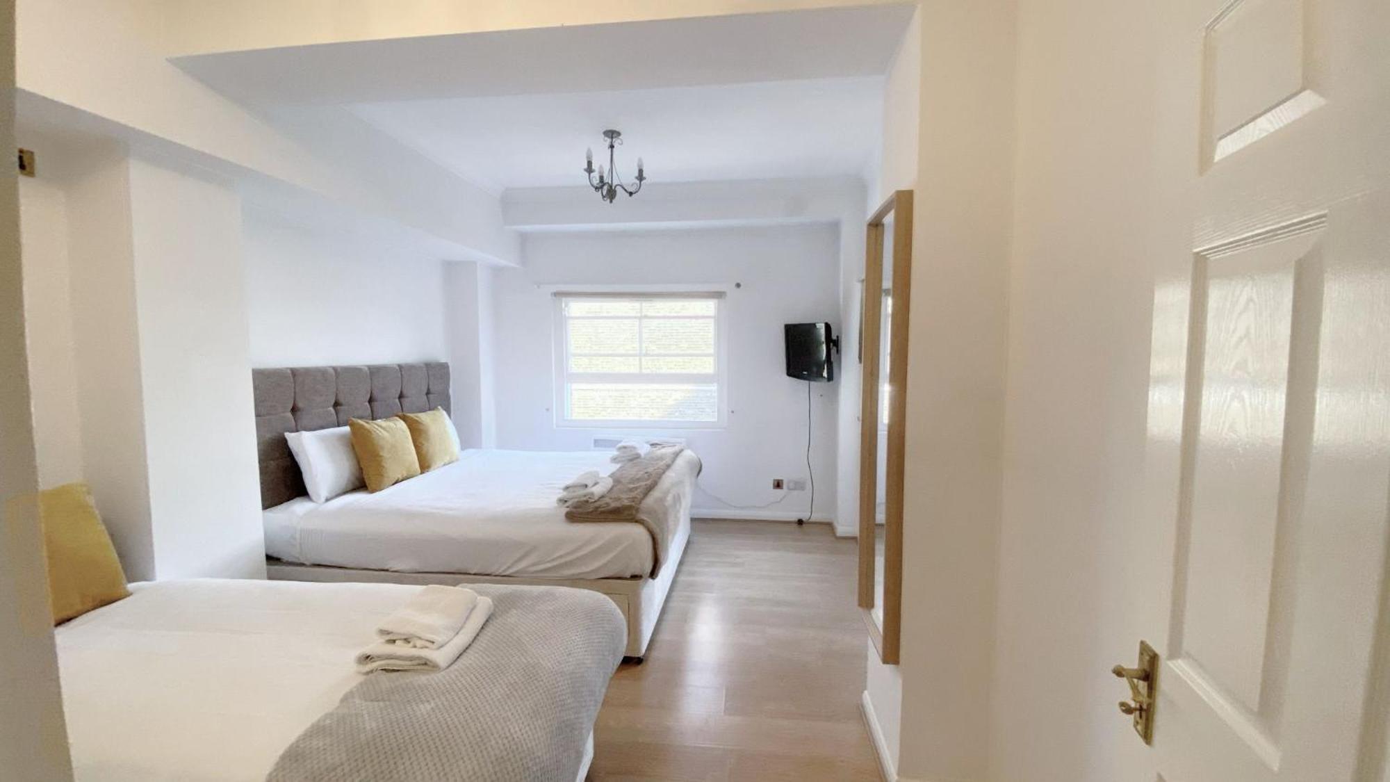 Uk Chaps Retreat: 2 Bedroom - 2Bathroom Apartment Лондон Екстер'єр фото
