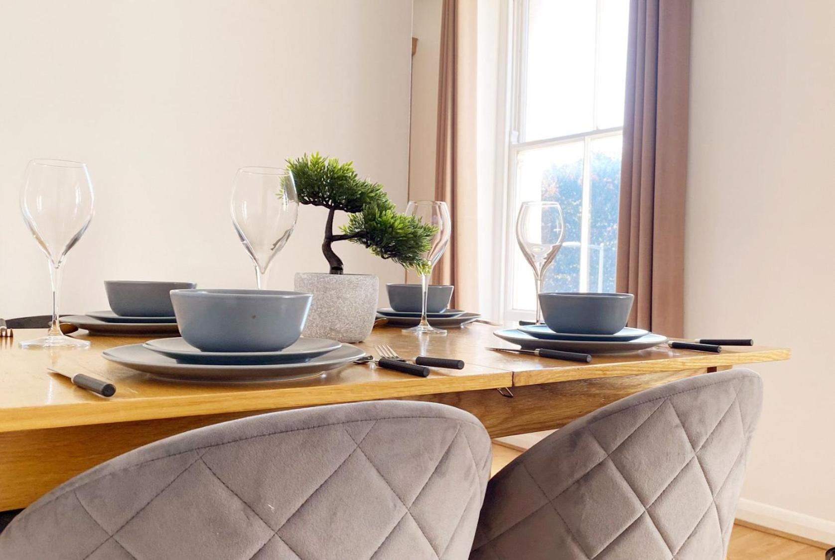 Uk Chaps Retreat: 2 Bedroom - 2Bathroom Apartment Лондон Екстер'єр фото